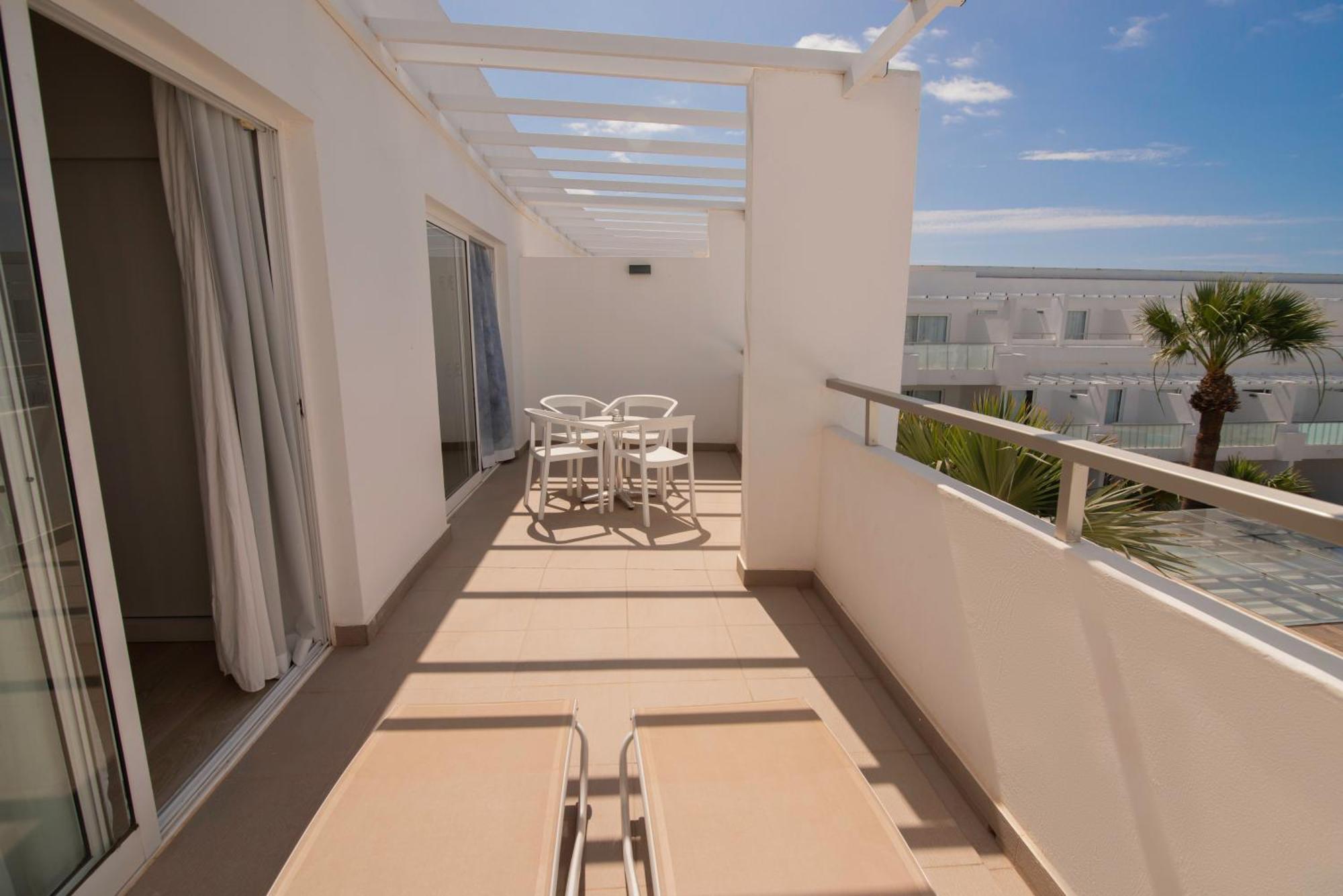 Aequora Lanzarote Suites Puerto del Carmen  Esterno foto