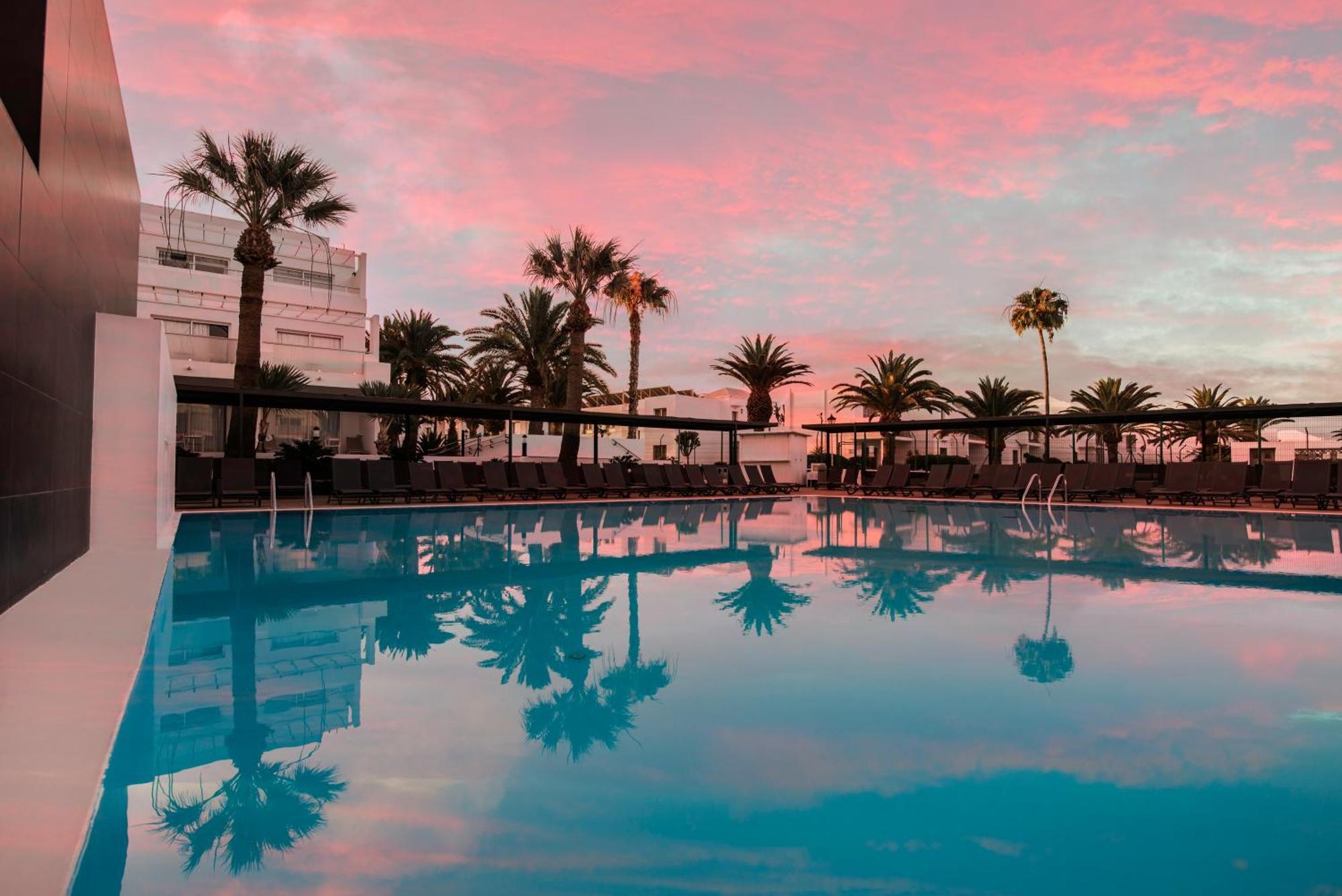 Aequora Lanzarote Suites Puerto del Carmen  Esterno foto