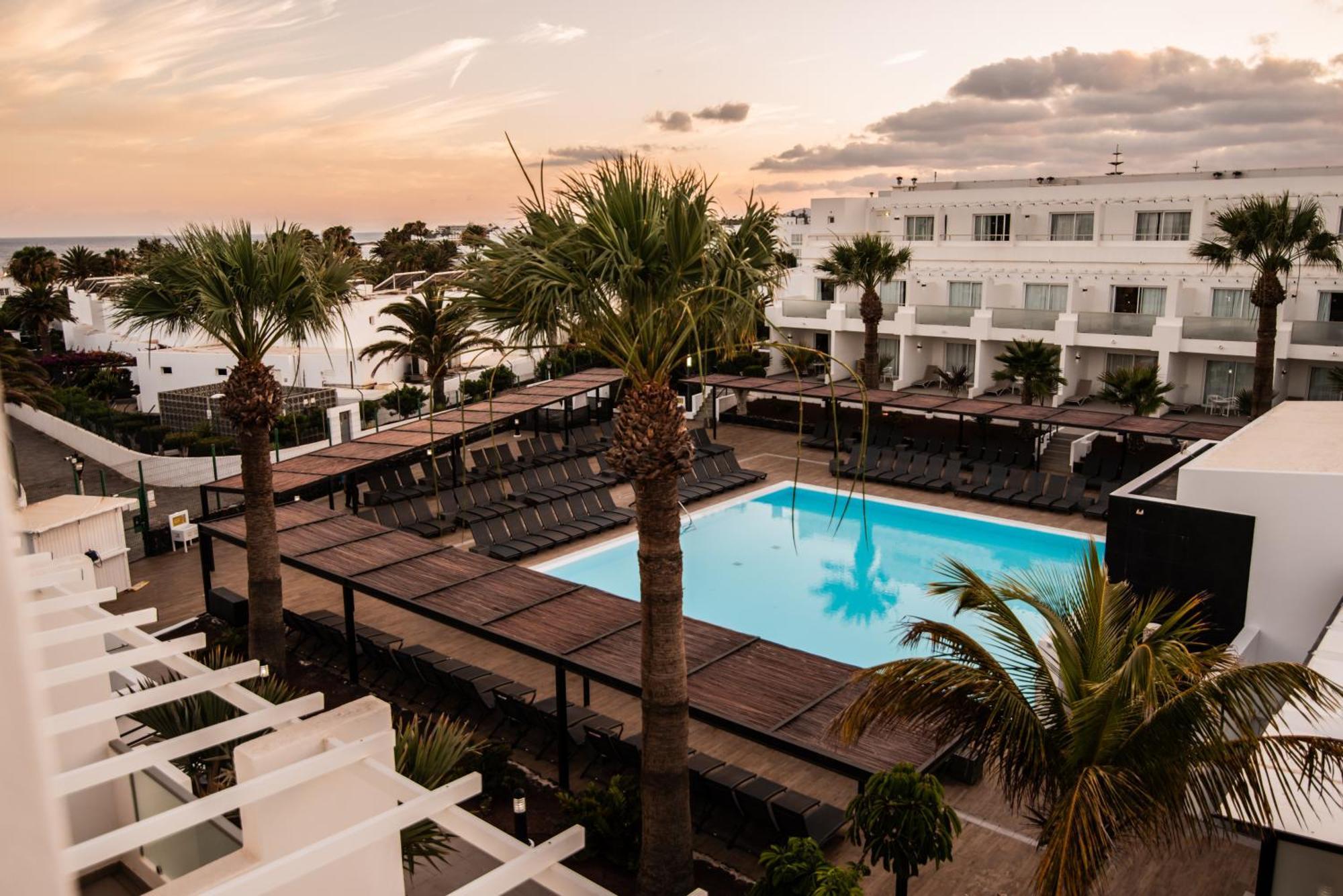 Aequora Lanzarote Suites Puerto del Carmen  Esterno foto
